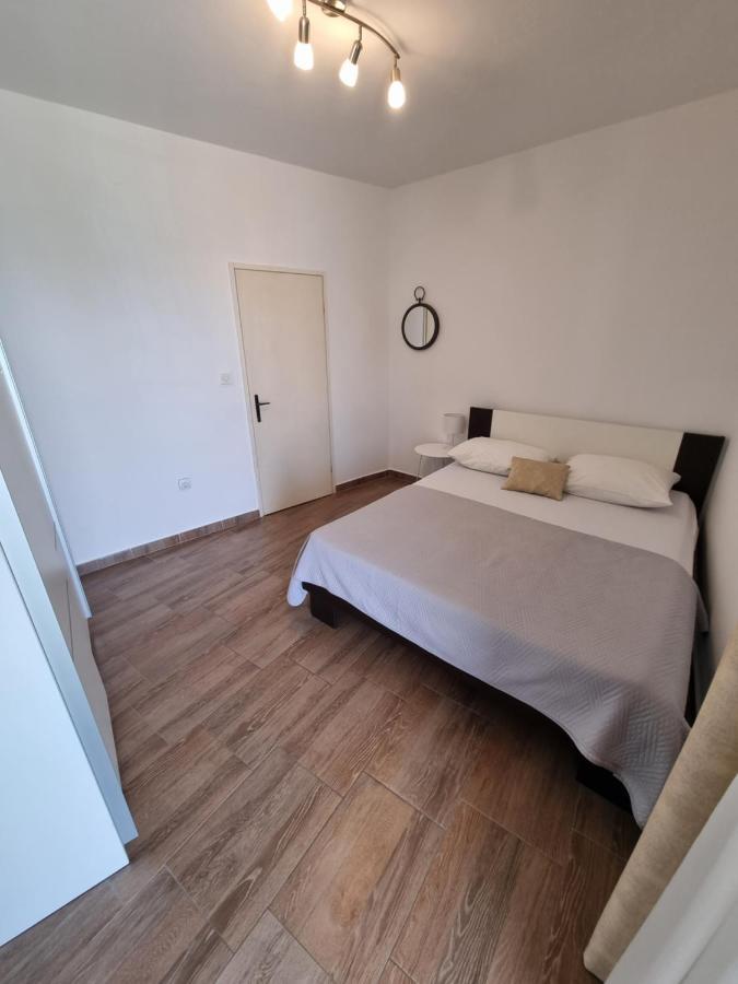 Apartman Smoljic 4+2 프리모스턴 외부 사진
